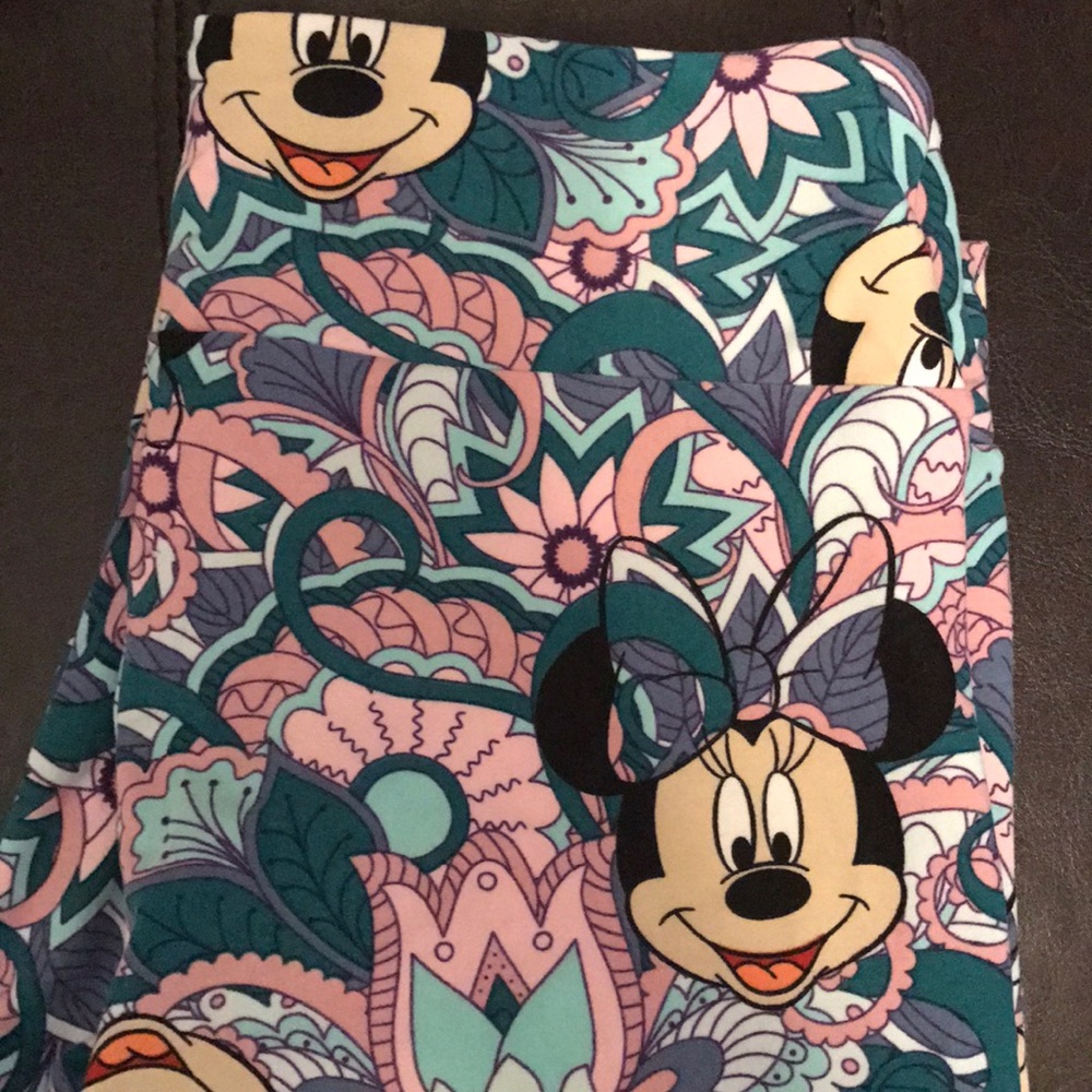 Lularoe OS Disney leggings